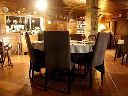 Salle de restaurant climatisée