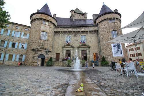 chateau vallon pont d'arc