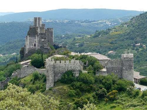 chateau medieval rochemaure